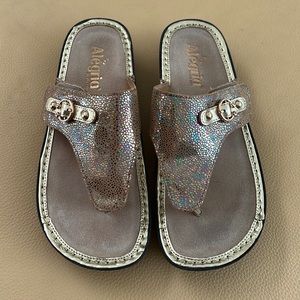 Alegria Sandals - LIKE NEW! European 38 or US 7.5 GOLD 🌟🌟🌟